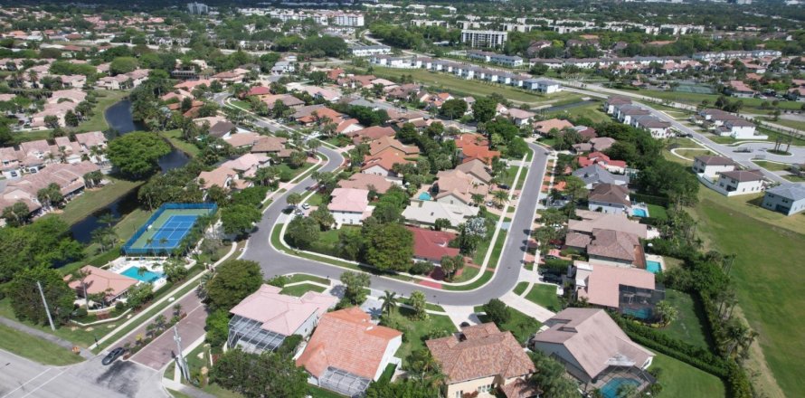 Villa ou maison à Boca Raton, Floride 4 chambres, 243.03 m2 № 1081467