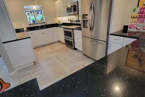 Condo in Bradenton, Florida, 2 bedrooms  № 1602571 - photo 9