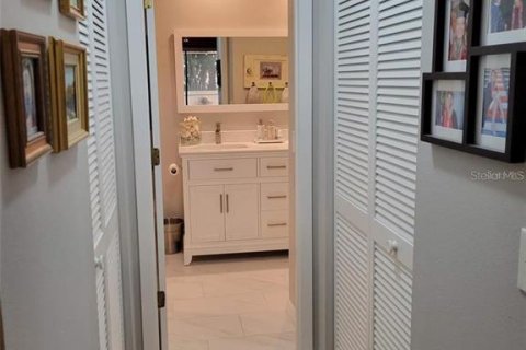 Condo in Bradenton, Florida, 2 bedrooms  № 1602571 - photo 23