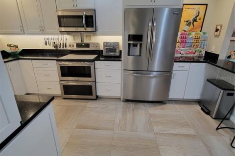 Condo in Bradenton, Florida, 2 bedrooms  № 1602571 - photo 8