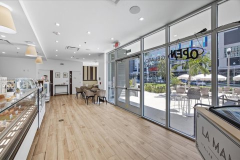 Commercial property in Saint Petersburg, Florida № 1944105 - photo 15