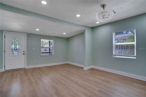Villa ou maison à louer à Saint Petersburg, Floride: 3 chambres, 107.02 m2 № 2110840 - photo 8