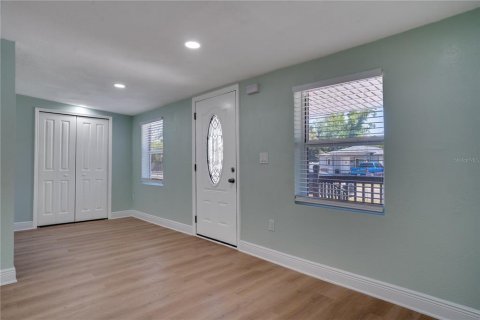 Villa ou maison à louer à Saint Petersburg, Floride: 3 chambres, 107.02 m2 № 2110840 - photo 4