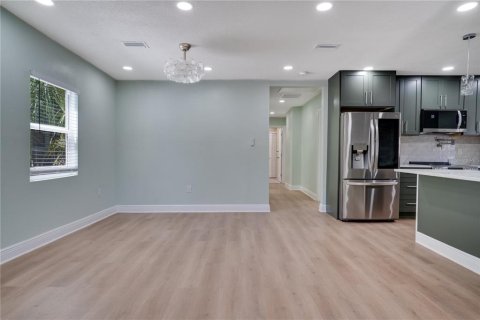 Villa ou maison à louer à Saint Petersburg, Floride: 3 chambres, 107.02 m2 № 2110840 - photo 5