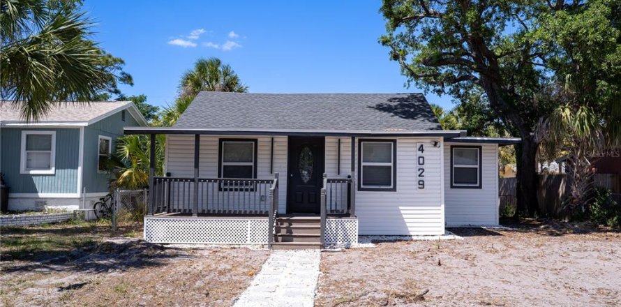 Villa ou maison à Saint Petersburg, Floride 3 chambres, 107.02 m2 № 2110840