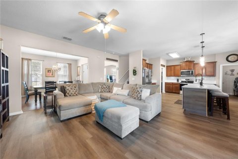 Casa en venta en Kissimmee, Florida, 4 dormitorios, 235.6 m2 № 1915189 - foto 14