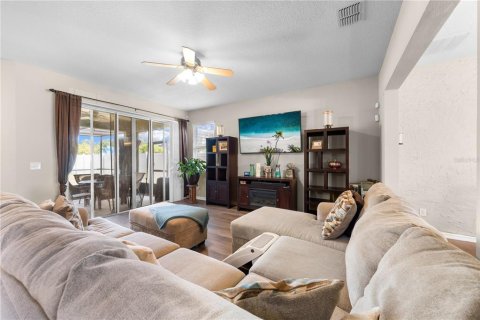 Casa en venta en Kissimmee, Florida, 4 dormitorios, 235.6 m2 № 1915189 - foto 9