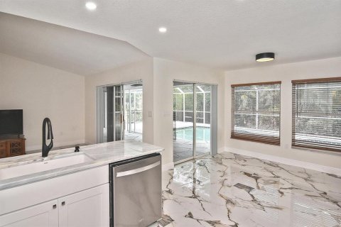 House in Punta Gorda, Florida 3 bedrooms, 188.31 sq.m. № 1737219 - photo 22