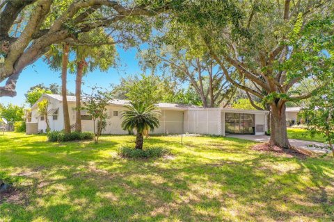 House in Ocala, Florida 3 bedrooms, 135.27 sq.m. № 2342288