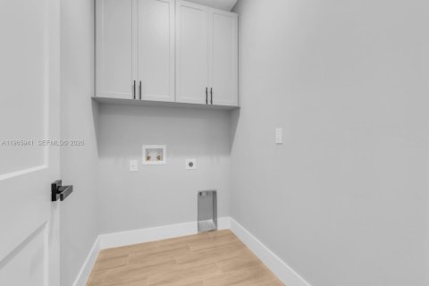 Casa en venta en Palm Bay, Florida, 3 dormitorios № 2063150 - foto 25