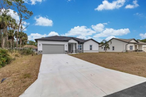 Casa en Palm Bay, Florida 3 dormitorios № 2063150