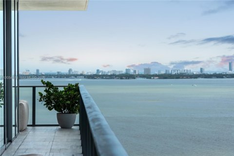 Condo in Miami, Florida, 4 bedrooms  № 2171778 - photo 18