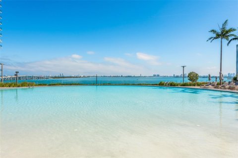 Condo in Miami, Florida, 4 bedrooms  № 2171778 - photo 29