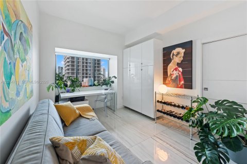 Condo in Miami, Florida, 4 bedrooms  № 2171778 - photo 20