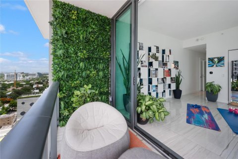 Condo in Miami, Florida, 4 bedrooms  № 2171778 - photo 16