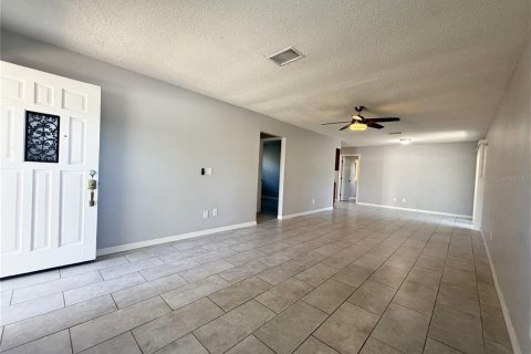 House in Clearwater, Florida 3 bedrooms, 106.28 sq.m. № 2092985 - photo 3