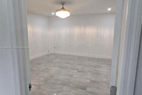 House in Sunrise, Florida 3 bedrooms, 157 sq.m. № 2012079 - photo 9