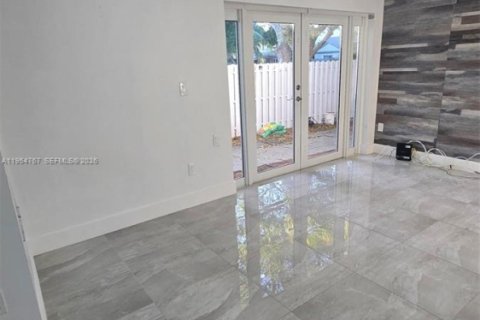 House in Sunrise, Florida 3 bedrooms, 157 sq.m. № 2012079 - photo 7