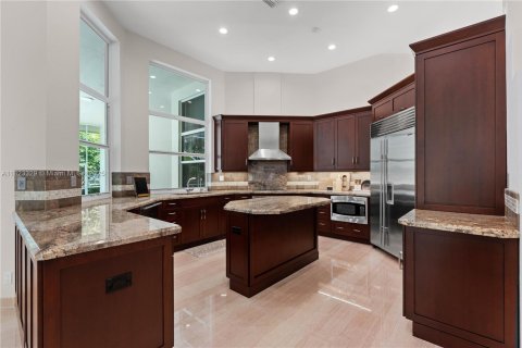 House in Coral Springs, Florida 5 bedrooms, 295.24 sq.m. № 1809840 - photo 16