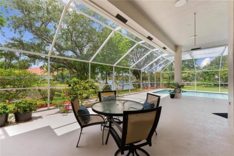 House in Coral Springs, Florida 5 bedrooms, 295.24 sq.m. № 1809840 - photo 26