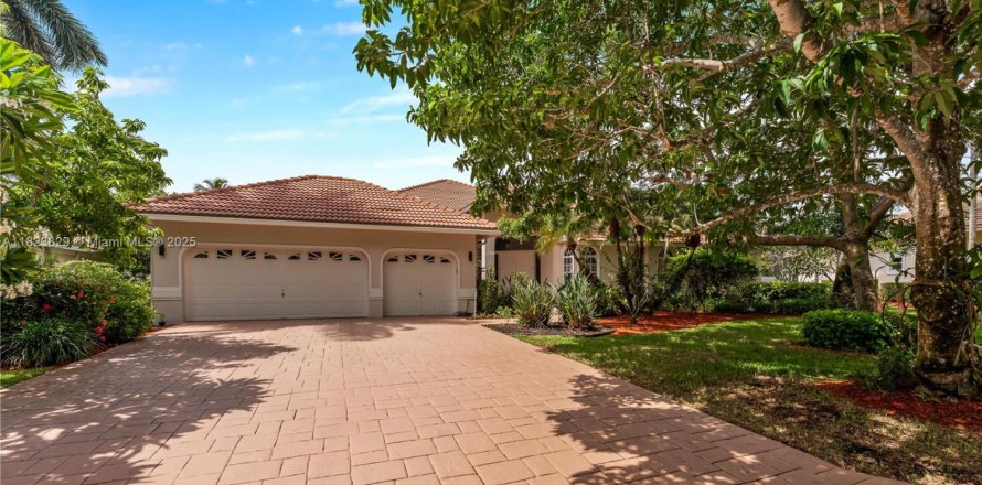 House in Coral Springs, Florida 5 bedrooms, 295.24 sq.m. № 1809840