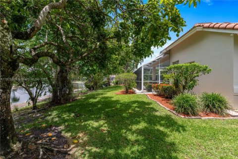 House in Coral Springs, Florida 5 bedrooms, 295.24 sq.m. № 1809840 - photo 28