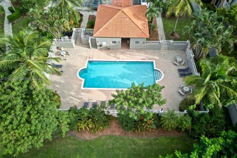 Townhouse in Miramar, Florida 2 bedrooms, 121.98 sq.m. № 2409660 - photo 16