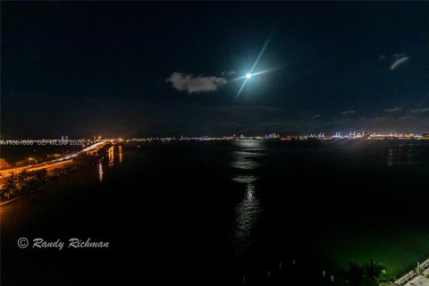 Condominio en alquiler en Miami, Florida, 1 dormitorio, 70.33 m2 № 2006201 - foto 9