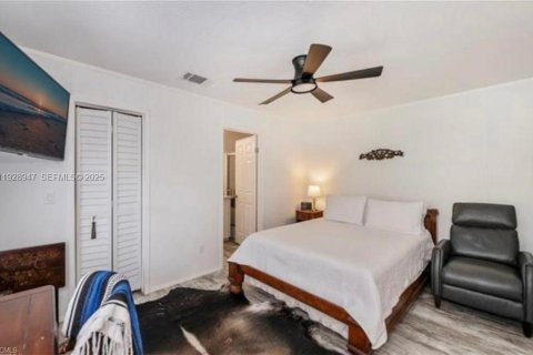 House in Moore Haven, Florida 2 bedrooms № 1988733 - photo 12