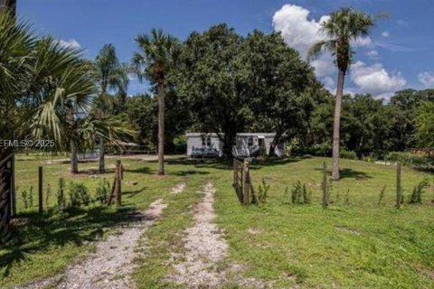 House in Moore Haven, Florida 2 bedrooms № 1988733 - photo 2