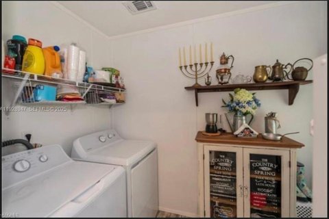 House in Moore Haven, Florida 2 bedrooms № 1988733 - photo 11