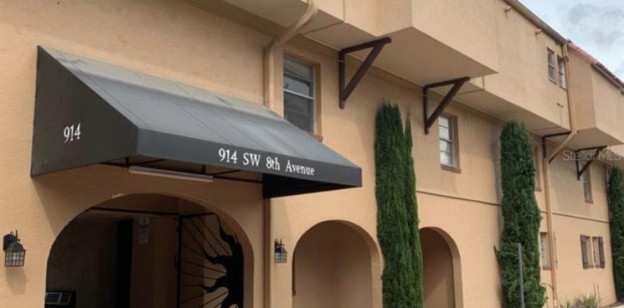Condo à Gainesville, Floride, 2 chambres  № 2403459