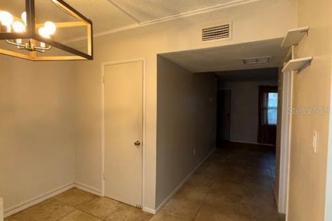 Copropriété à louer à Gainesville, Floride: 2 chambres, 90.3 m2 № 2403459 - photo 18