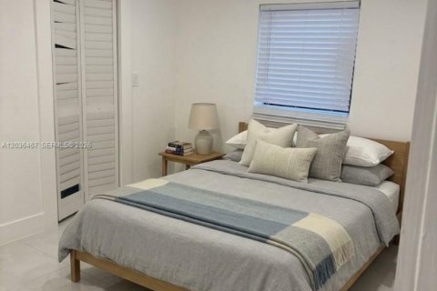 Immobilier commercial à louer à Miami, Floride: 1 chambre, 132.48 m2 № 2084373 - photo 4
