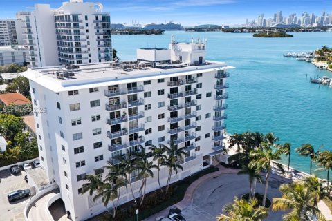 Copropriété à vendre à Miami Beach, Floride: 1 chambre, 60.39 m2 № 2046017 - photo 18