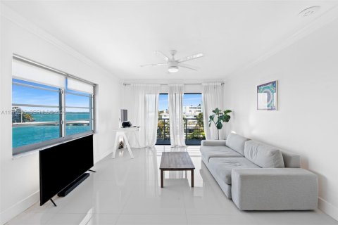 Copropriété à vendre à Miami Beach, Floride: 1 chambre, 60.39 m2 № 2046017 - photo 4