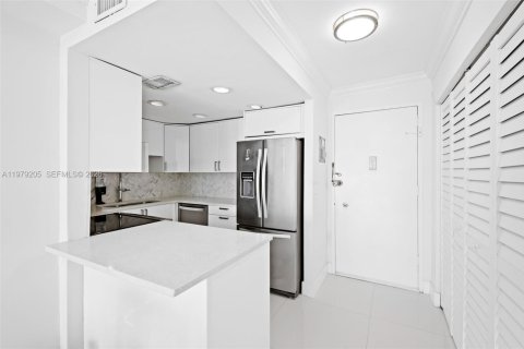 Copropriété à vendre à Miami Beach, Floride: 1 chambre, 60.39 m2 № 2046017 - photo 6