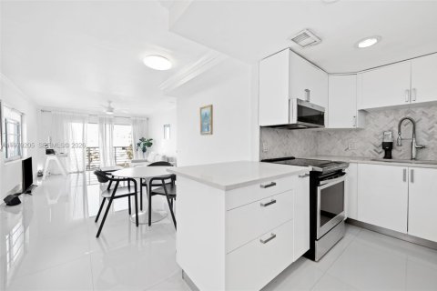 Copropriété à vendre à Miami Beach, Floride: 1 chambre, 60.39 m2 № 2046017 - photo 5