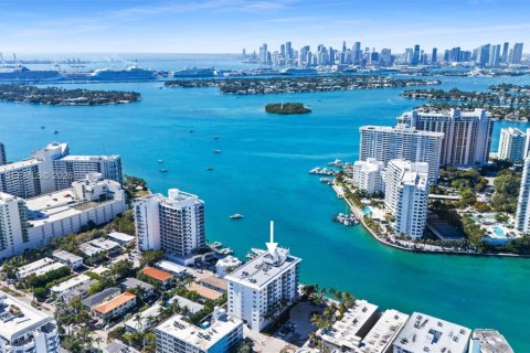 Copropriété à vendre à Miami Beach, Floride: 1 chambre, 60.39 m2 № 2046017 - photo 13