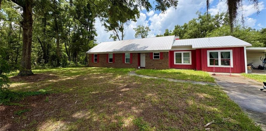 House in Branford, Florida 3 bedrooms, 178.56 sq.m. № 2207420