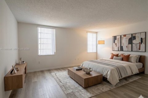 Condo in Hialeah, Florida, 2 bedrooms  № 2064127 - photo 3