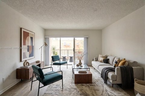 Condo in Hialeah, Florida, 2 bedrooms  № 2064127