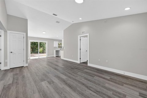 House in Ocala, Florida 3 bedrooms, 100.98 sq.m. № 2222922 - photo 15