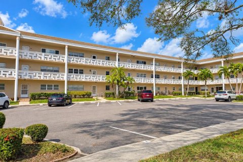 Condo in Clearwater, Florida, 2 bedrooms  № 2359134