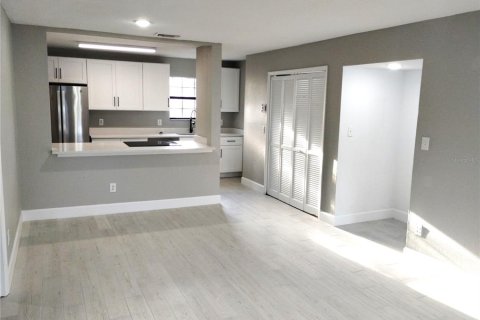 Dúplex en venta en Altamonte Springs, Florida, 3 dormitorios, 111.48 m2 № 1905228 - foto 17
