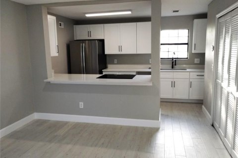 Dúplex en venta en Altamonte Springs, Florida, 3 dormitorios, 111.48 m2 № 1905228 - foto 12