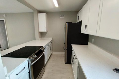 Dúplex en venta en Altamonte Springs, Florida, 3 dormitorios, 111.48 m2 № 1905228 - foto 4