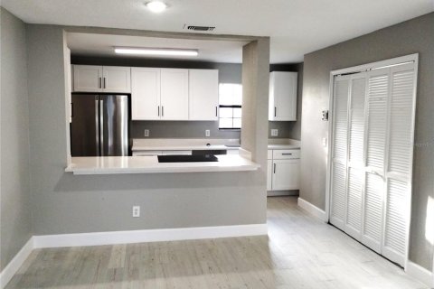 Dúplex en venta en Altamonte Springs, Florida, 3 dormitorios, 111.48 m2 № 1905228 - foto 11