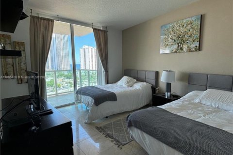 Copropriété à louer à Sunny Isles Beach, Floride: 3 chambres, 135.73 m2 № 1893485 - photo 9