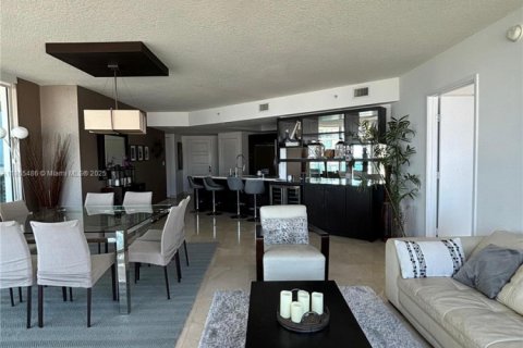 Copropriété à louer à Sunny Isles Beach, Floride: 3 chambres, 135.73 m2 № 1893485 - photo 8